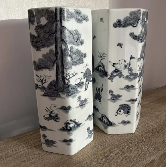 VINTAGE Chinoiserie Blue + White Vase PAIR - Picture 5 of 6